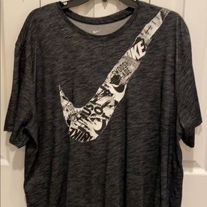 Nike T-shirt